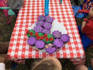 This was my pinterest-fail of the month. It is supposed to be cupcakes in the shape of a cowboy boot. 